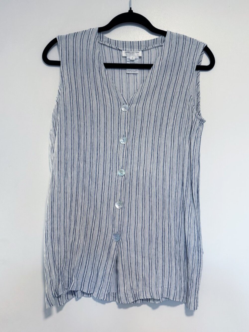 Jones New York Sport Easy Sleeveless Button Up Shirt | Size Small